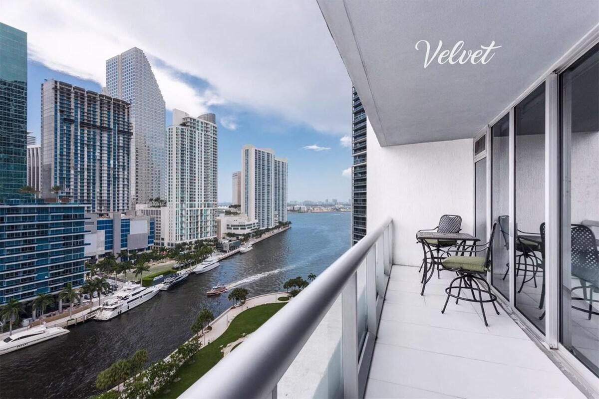 Icon Brickell Suites By Vesper ไมอามี ภายนอก รูปภาพ
